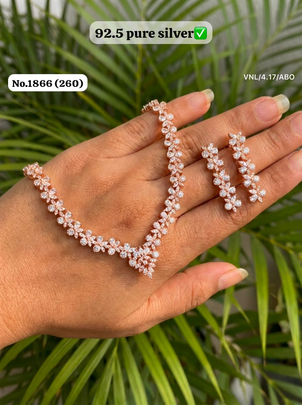 Minial silver set